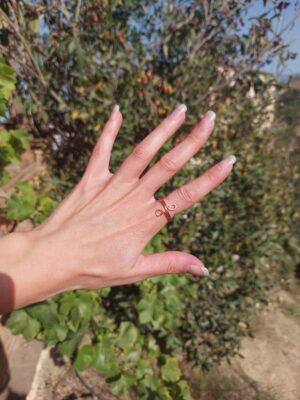 Eenvoudige koperen ring zonder steen