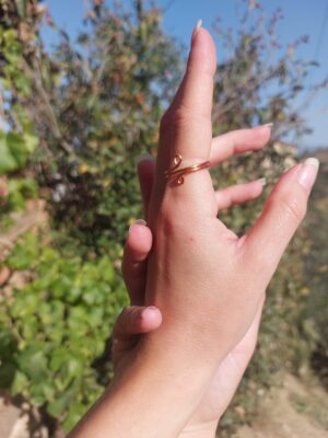 Eenvoudige koperen ring zonder steen