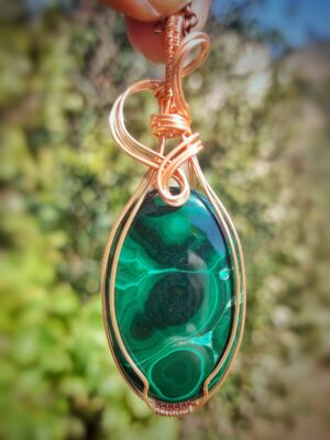 Malachiet met koperdraad