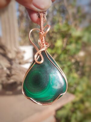 Malachiet met koperdraad