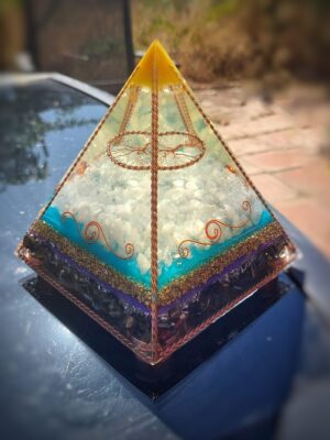 Grote Orgonite Tensor Piramide