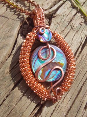 abalone hanger met koperen coils