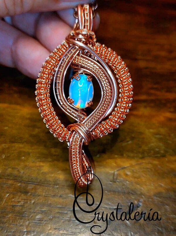 white opal ethiopië 2.1carat copper wire
