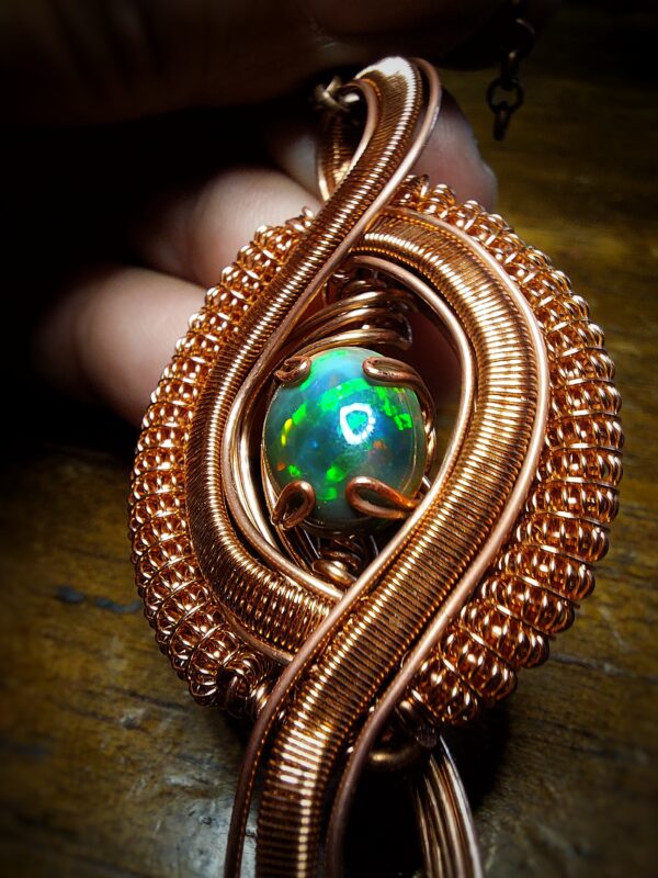 zwarte opal ethiopië copper wire 3 carat 4