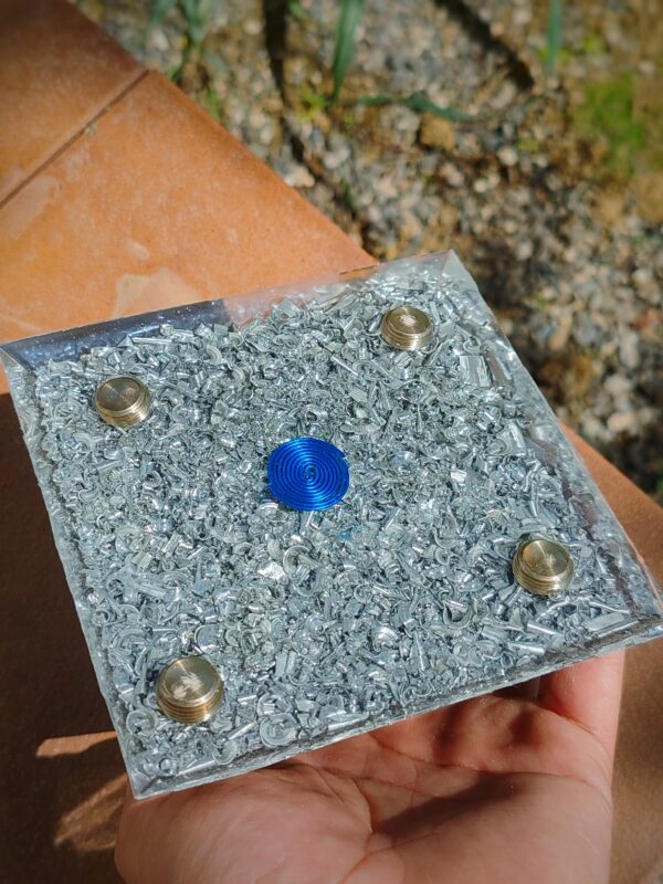 grote orgonite piramide aqua aura