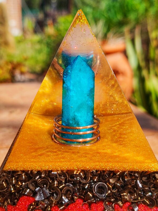 grote orgonite piramide aqua aura
