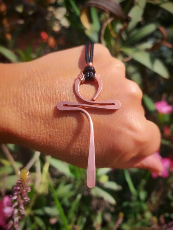 Koperen Ankh Hanger van dik koperdraad koperen ankh hanger van dik koperdraad